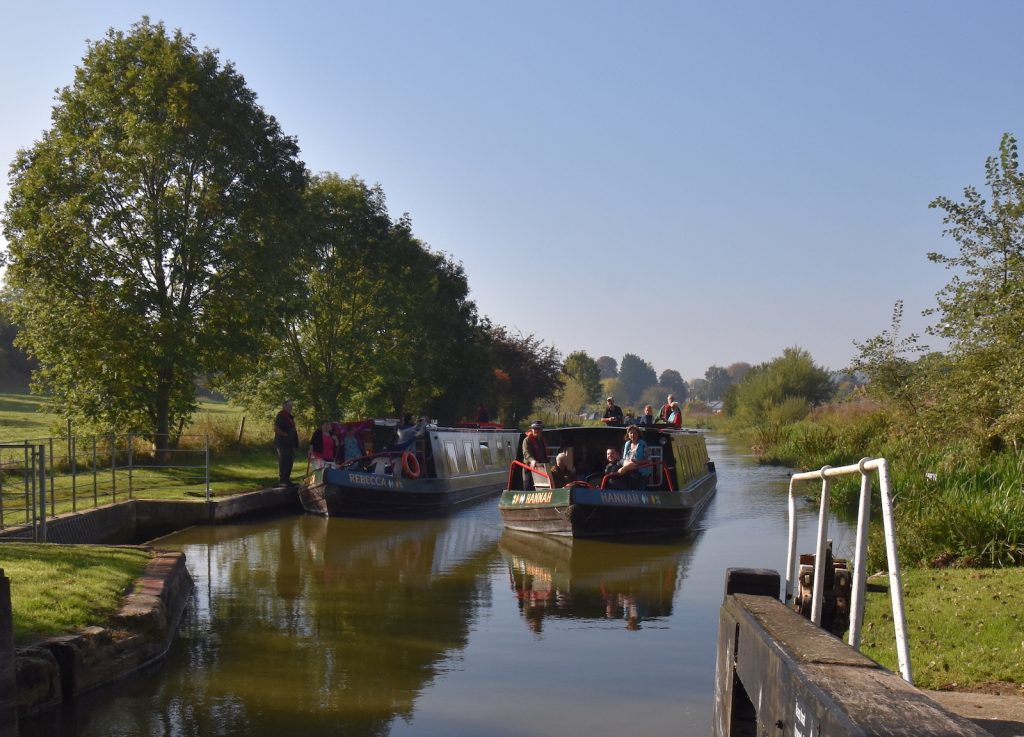 hannah boat entering the lock